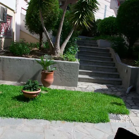 Center Apartment *